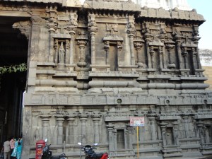 கோபுர வாசல் சுவர்